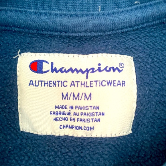 Champion crew neck sweatshirt in EUC. Size M - Picture 3 of 6